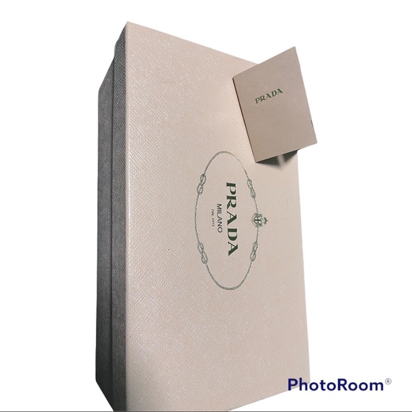 Prada heels, size 37.5 for US size its size 7, comfortable and look amazing on - Picture 5 of 5